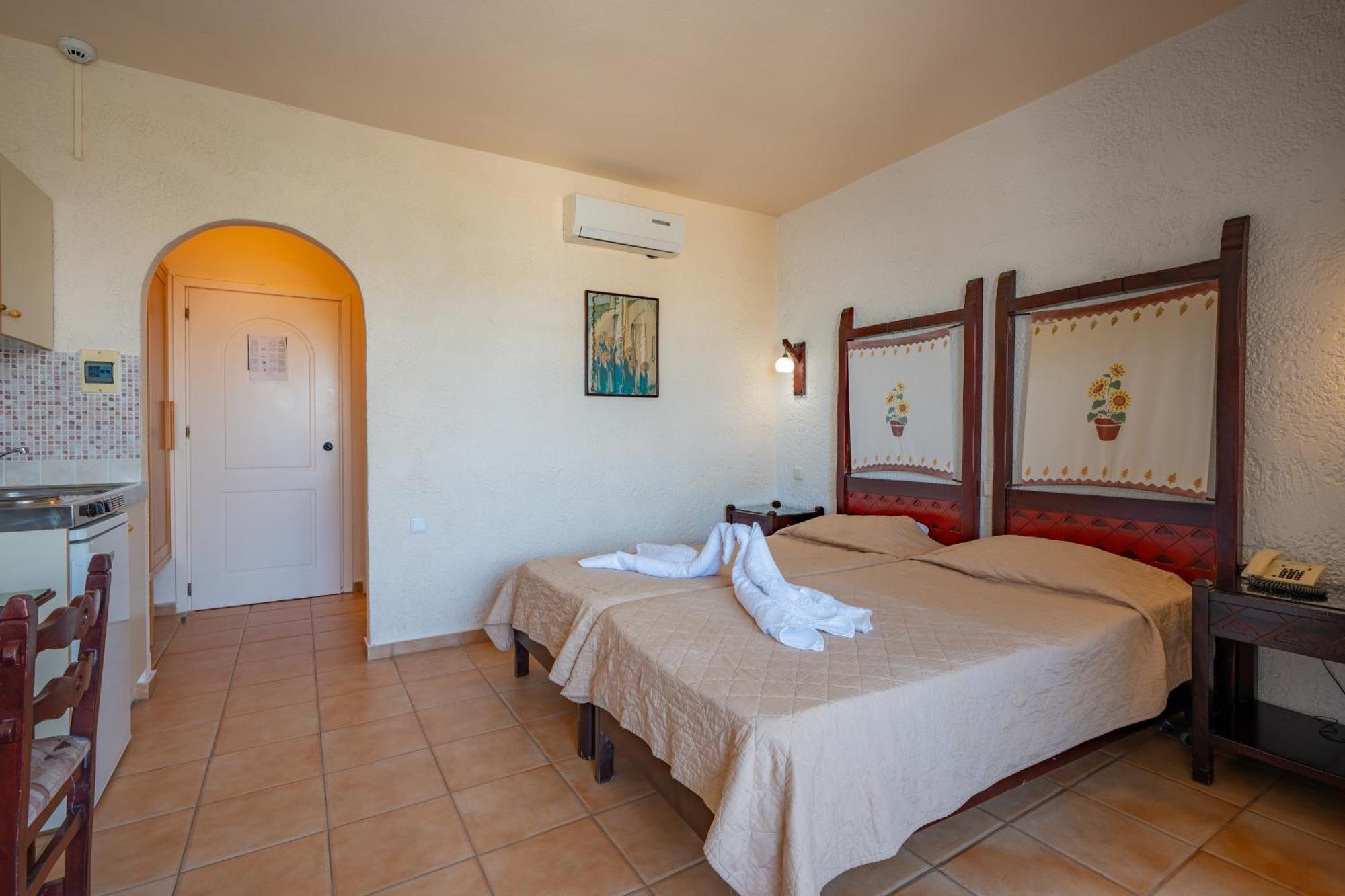 Lefkoniko Beach & Icarus Suite Apts Rethymno  Ngoại thất bức ảnh
